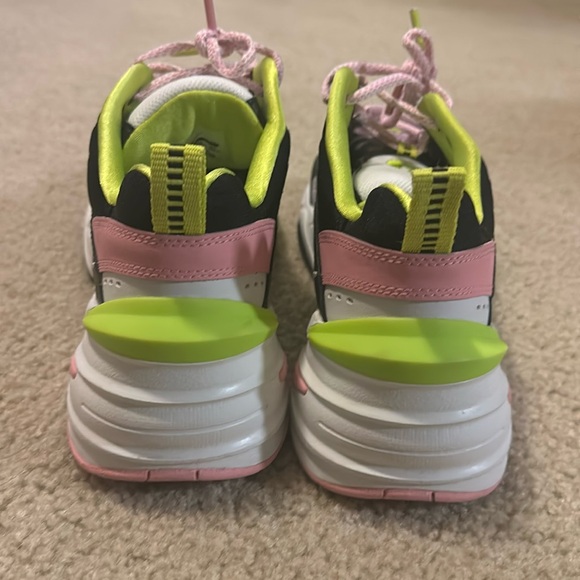 Nike shoes - Picture 4 of 9